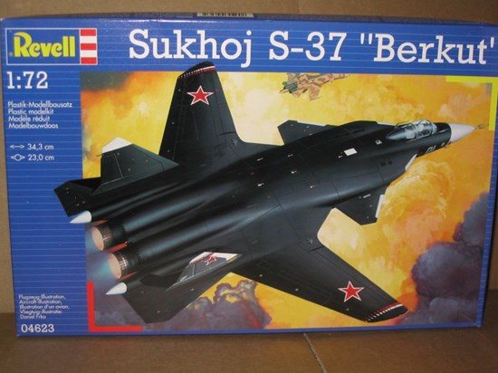 04623 revell SUKHOJ S-37 "Berkut" 1/72 