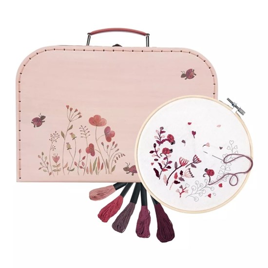 Egmont Toys Borduurset Lieveheersbeestjes in Luxe Koffer 7+ 