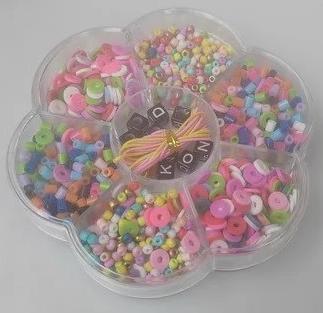 Kralen set Mix Colors in Doosje circa 10x10cm 